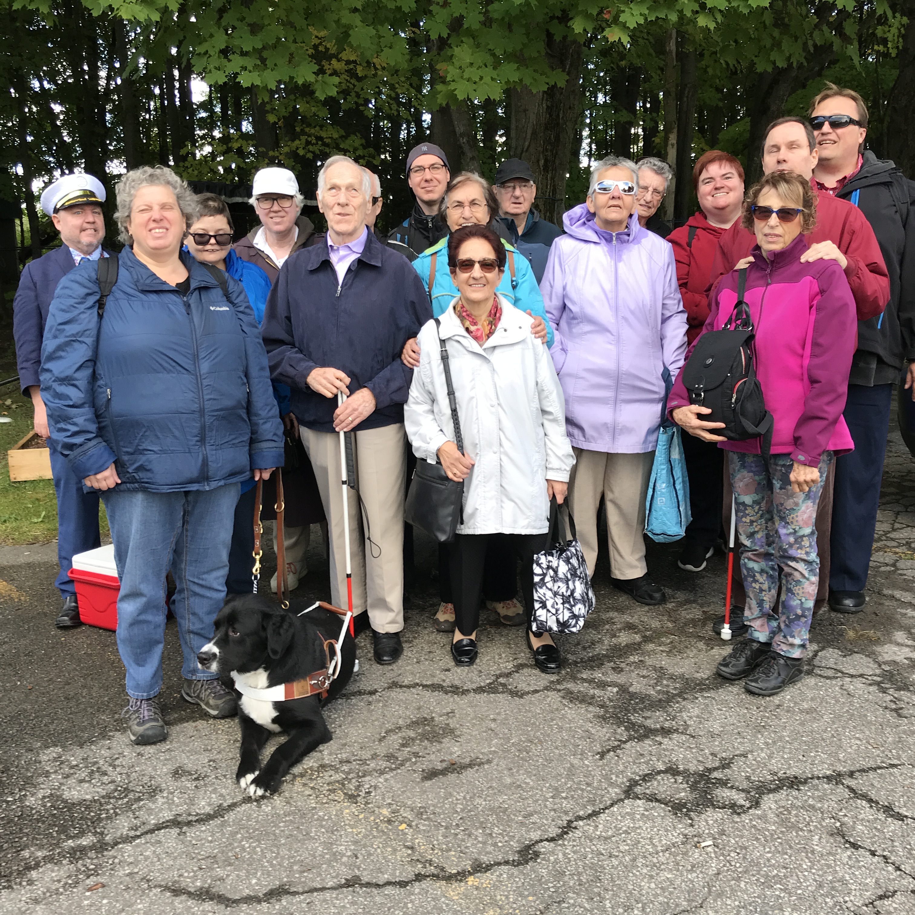 Groupe qui a participé à l'épluchette de blé d'Inde et à la cueillette de pommes qui a eu lieu le 29 septembre 2018 au Chalet du ruisseau situé à Mirabel.
