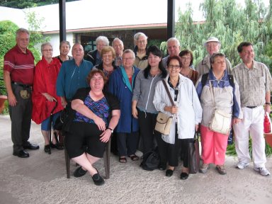 Groupe ayant participé à l'épluchette de blé d'Inde et à la cueillette de pommes.